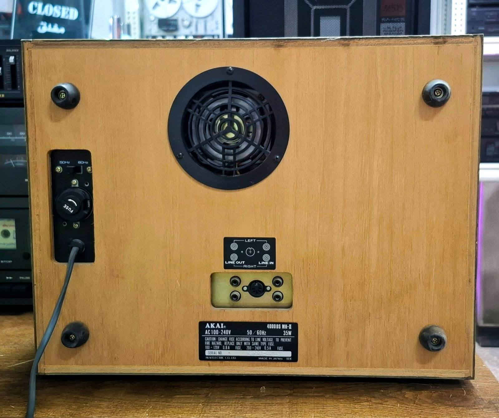 AKAI 4000DS 
جهاز تيب بكره اكاي موديل 
نظیف و شغال
٤ تراك
٣ هيد
سعر / 200 الف
مكانی اربیل
یوجد توصیل


**إذا كنت صاحب هذا الإعلان وتريد حذفه لأي سبب، رجاءا أرسل رسالة إلى الدعم الفني**