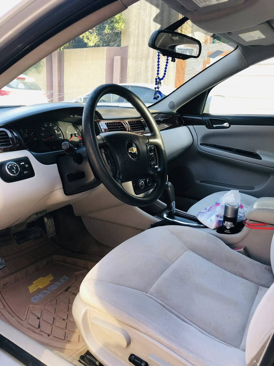 امبالا 2015
محرك 6/ 3600 
ماشيه 176 الف كيلو 
تخم تاير جديد 
باتري جديد 
السياره داخله ب2017 استخدام شخصي 
جاهزه السياره وجديده 
حادث السياره الجاملغ الخلفي عكس السايق مصلح ومصبوغ 
رقم قادسيه. مكان السياره السماوه
السعر 105
 للاستفسار ***********
