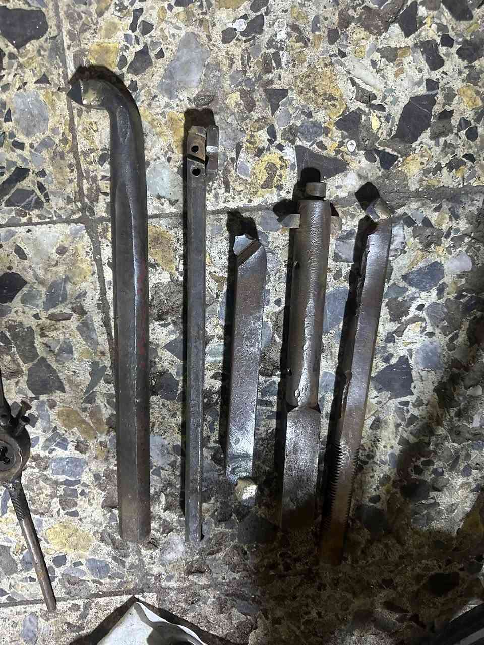 17 قلم مال ترونه كلهن  اصليات وياهن 9 زوردمي مال قلوزز مع سبع قلوزات السعر 80 الف شلع مكاني بغداد الزعفرانيه ***********
