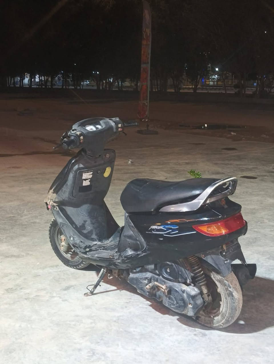 السلام عليكم دراجه فراشه للبيع محرك اخرس خير من الله فقط الكفرات شويه تعبانه والباقي فول واحد ع واحد السعر 275 عنوان حله قرب كوين بارك مقابل محطه لولوه بابل للاتصال  ***********
