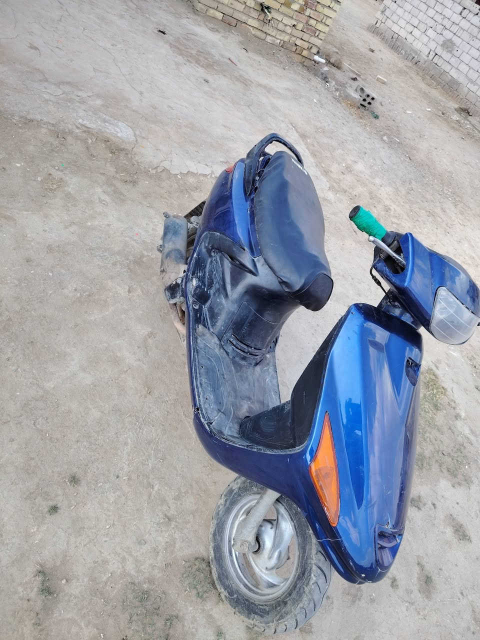 السلام عليكم للبيع دراجه فراشه
 مفتوح شغال سلف هندر ناقصه كهربايات اشاير دراجه حلوه مكينا صوت ناعم السعر 275 وبيها مجال مكان حله شوملي
 خاص او اتصال ***********
