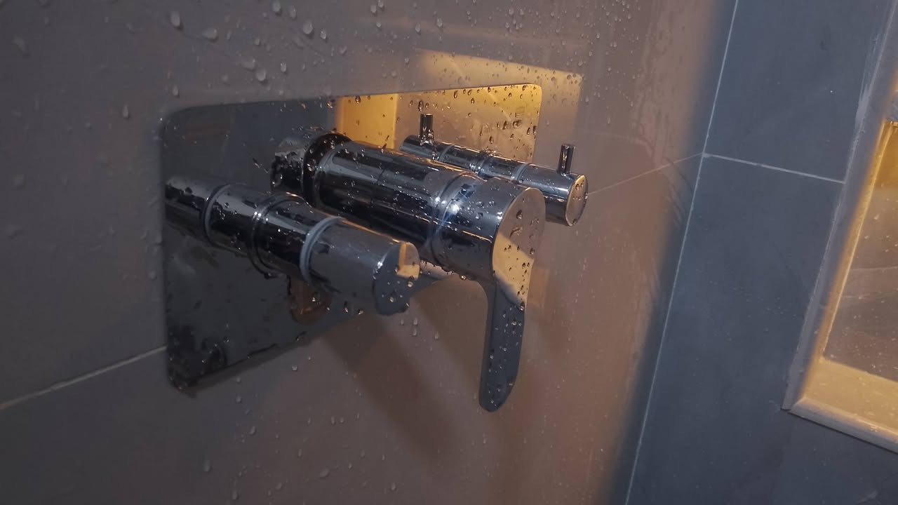 ابو سجاد الكهربائي التاسيس الصحيات والكهربائية
رقم سجاد الكهربائي ***********
رقم ابو سجاد الكهربائي ***********
