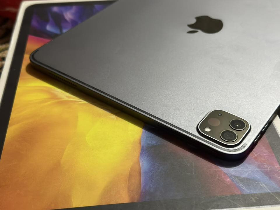 السلام عليكم :
ايباد 11 برو 2020 ذاكره 128  بطاريه فوك ال 85 نموذج M الجهاز مكفول من كلشي غني عن التعريف استخدام شخصي 
السعر 500 وبي مجال جداً بصيط ***********
