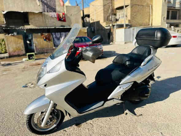 سلام عليكم سلفر ونج 400 نفخ  للبيع دراجة جديدة وحلوة عليهة إدامة كاملة مكفولة من الضربة و الصبغ سعرهة 14 ونص وبيهة مجال مكاني مدينة الصدر ***********
