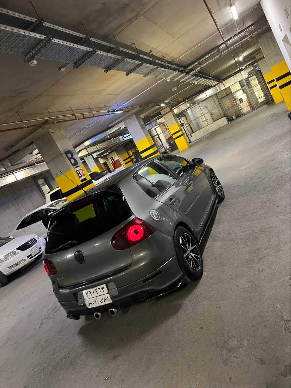 گؤلف موديل ٢٠٠٩  مةكينه ٢٠ ي ٦ گير مةرغوب فول فول تةنها سلايد نيه مواصفات لايت ليد و ئؤتؤ ماتيك بلاجيكتؤر ئاوينه ليد ئاوينه كارةبايي ئاوينةي ناوةراست دژه فول شاشه ئايپات و كاميرا 
تراكشن كؤنترؤل جام كارةبايي تةبريد مةركةزي فلچه ئؤتؤماتيك تعديد سورعه ١٢ ئيرباگ ٤ پارچةي بچوك پةمپة بئ ژورئ بئ ئيرباگ دار و بةرد بةشةرت بةردي گزؤز بةشةرت  قفل قفل ٧٠ وةرةقة بو معامةلة تيل مةكةن 
وةتساب و فايبر ***********
هةولير أربيل, العراق
