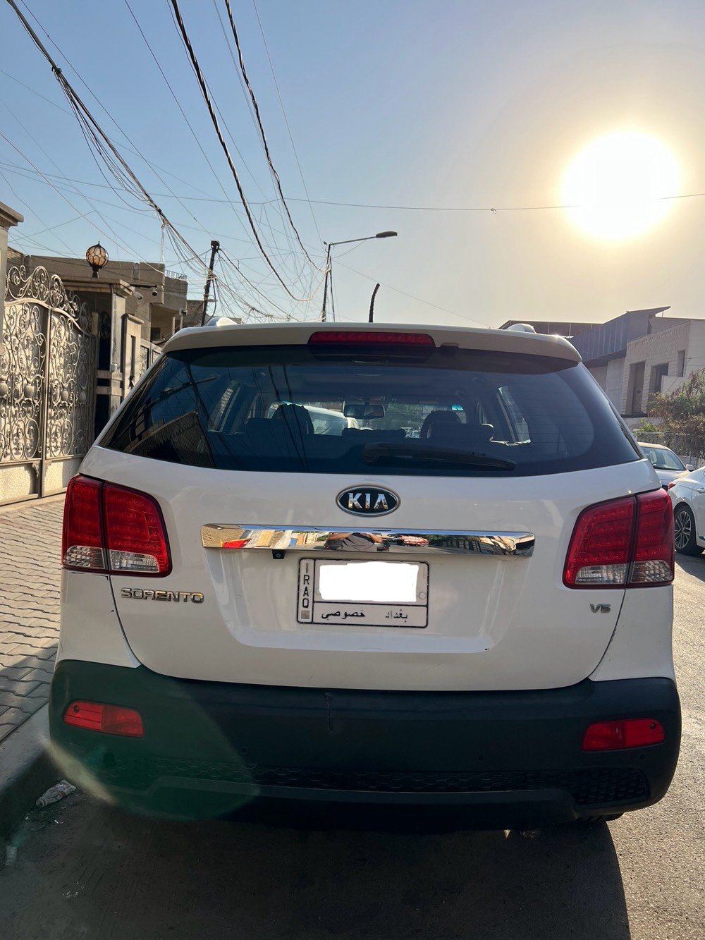 سورنتو ٢٠١٠ ابيض خليجي ٦ سلندر المحرك ٣.٥ بانوراما التشغيل بصمة المقاعد جلد سبعة راكب الضرر موجود بالصوره والقطعه الي متضرره مصبوغة السعر ١٥٠ ورقة 
للاتصال : ***********