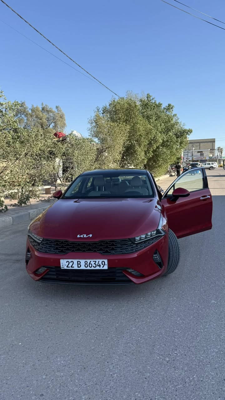 للبيع 🚘
‏[ kia k5 ] موديل [ 2023 ]
المواصفات: [ مواصفات الـ EX السيارة وارد خليجي ]
ماشية: [ 77000 ] كم
لون: [ أحمر صدفي ]
الضرر: بارد اصبعين بالباب الي خلف الصدر بدون صبغ 
وطخة بدون تصليح على كد ثلاث اصابع في باب الصدر. 
السيارة نظيفة جداً واستعمال شخصي، ودهن كلة من الشركة والسيارة بعدها داخل الضمان، ما تحتاج أي مصروف.
السعر: [ 205 ] قابل للتفاوض للجادين فقط.
للاستفسار التواصل على رقم الهاتف ☎️ 
***********
عنوان السيارة بغداد
