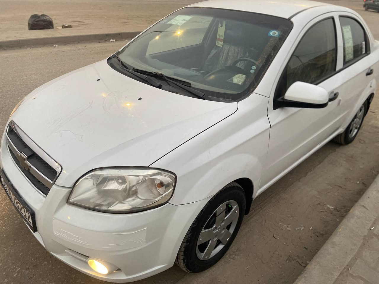 السلام عليكم 
افيو موديل 11 الشركة العامة
السيارة مكفولة من ضربة وصبغ فقط هلال جاملغ خلفي وباقي كفالة كير محرك تخم تاير السيارة جديدة 
السيارة باسمي رقم بغداد 83 بية مجال بسيط 
مكان بابل ***********
