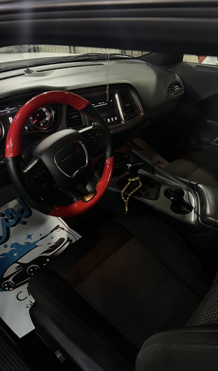 سلام عليكم شباب جالنجر 2023 SXT وارد  حادثها صفحة السايق بس جاملغات امامي وخلفي وبدون ايرباك بس صابغيها صفحة ؏َــلمود اللون الصورة مالحادث بالمنشور ماشية 55 الف مايل مشي مالامريكا بالعراق مشت شي بسيط السيارة نظيفة حيل حدادية امامي خلفي جديد كير مكينة مكفولات ممفتوح ولا برغي السيارة حلوة مرتبة احلى من الصور السعر 188 وبيها مجال بسيط للاستفسار ***********
