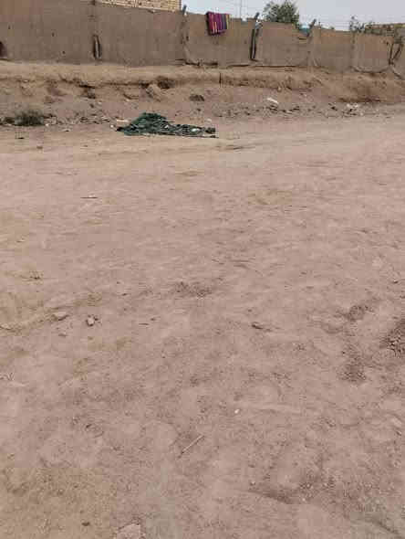 السلام عليكم للبيع قطعه ارض طابو زراعي سند 25 مداور حي منصور نزلت ابوالمخضر المساحه 400 متر *********** بي واتساب
