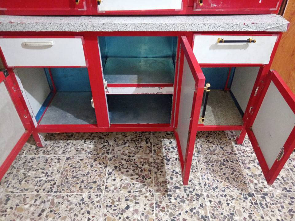 كونتر نضيف كلش متر ونص ٣قطع ستعمل قليل تفصيل خاص لعنوان ابو لخصيب بهادريه *********** البصرة, العراق
