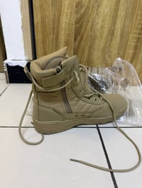 بضاعة أصلية • أسعار مناسبة • تواصل خاص