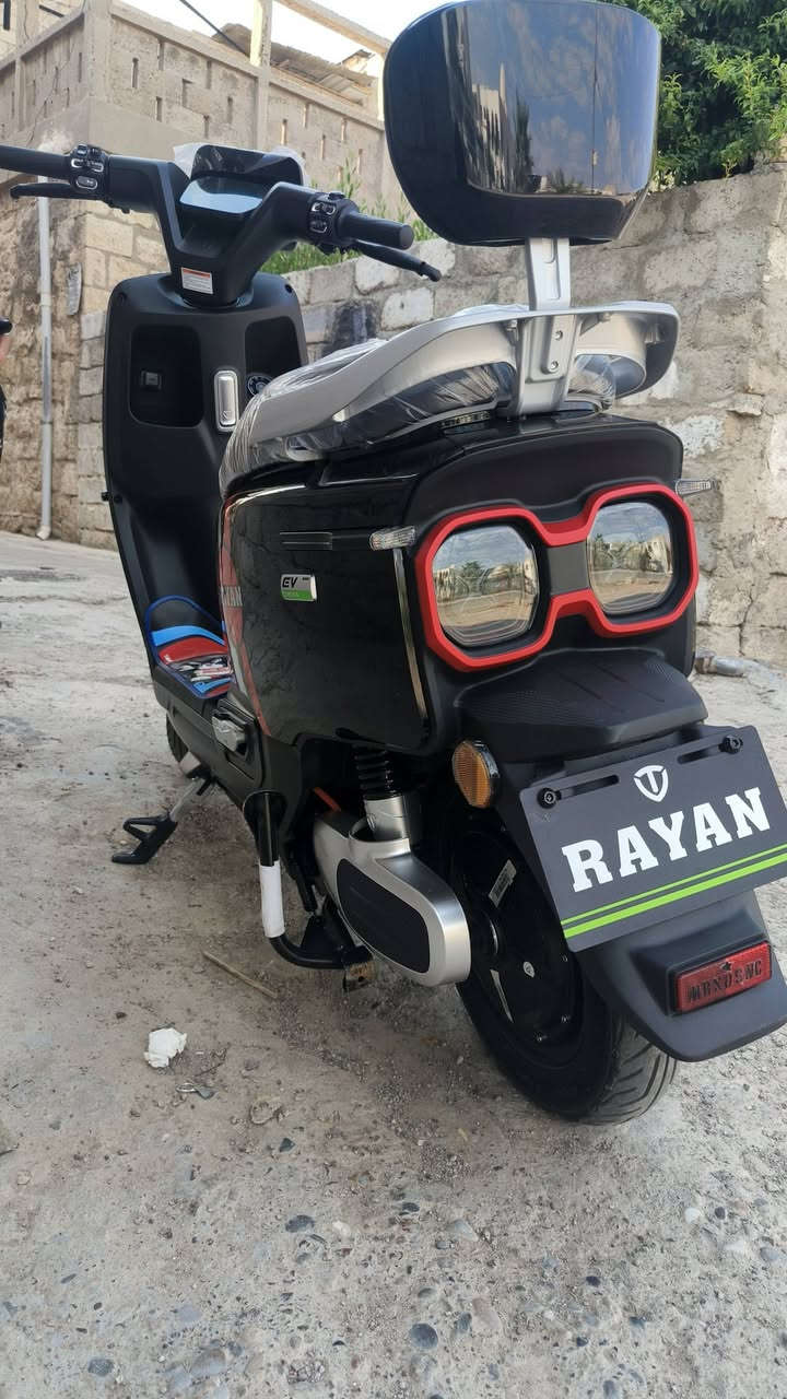مطور الريان ابو عيون
موصفاتو معروفه 
مصارلو 15 يوم من مخاذو 
وصل موجود 
السعر 925بي مجال بصيط 
رقمي ***********
