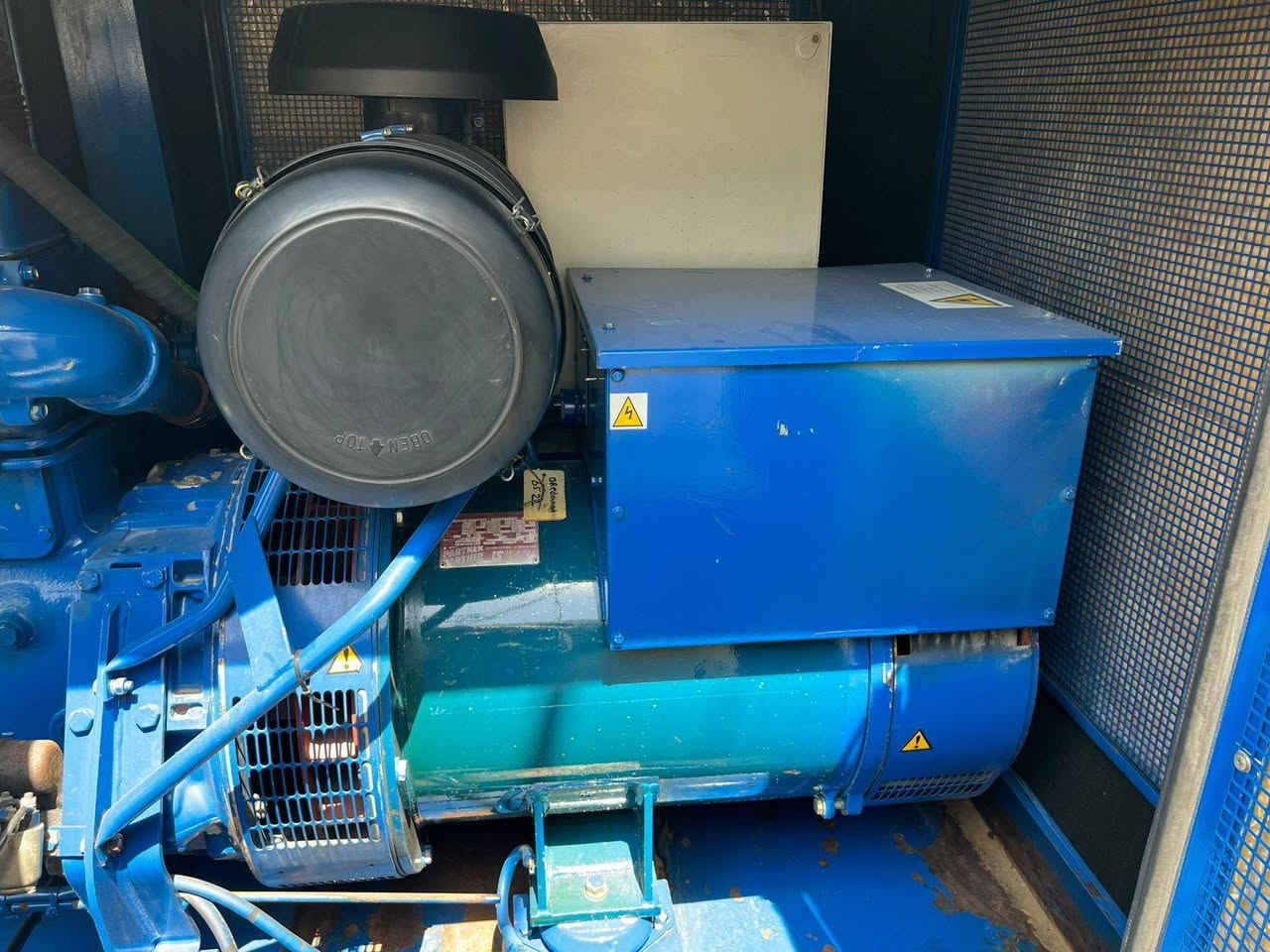 اسكانيه(SCANIA) ✅ ️6 سلندر ✅️ 250 KVA
☎️کورك فايبر واتس اب ***********☎️
☎️اسیاسیل:Asiacell:***********
متوفر الجمیع المولدات 
(ڤالڤو🇸🇪 بیرکنز🇬🇧 کمینز🇺🇲 دوسان🇰🇷 افیکو🇮🇹 دویس🇩🇪 مرسیدز🇩🇪 کاتلبیلر🇺🇲)
