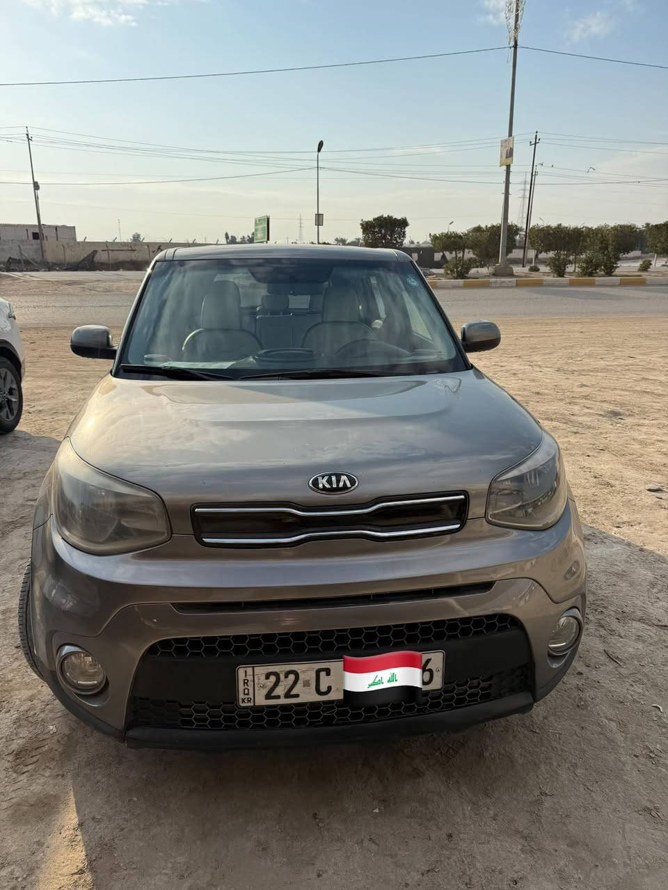 السلام عليكم 
كيا صول موديل 2018
ماشيه 90 مايل 
سيارة نظيفه وجاهزه من كلشي 
داخل لونين 
كير محرك كفاله/حداديه وصدر امامي وخلفي كله جديد
السياره بيه 3 قطع صبغ  اثر شخوط
شاصي لغد مكفوللل 
الشاصي واللغد  مكفولل
مكان السياره 📍كربلاء
تواصل 
***********
