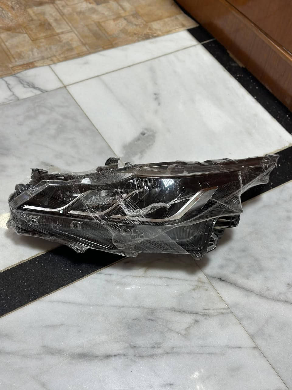 لايت كوريلا ساز موديل 2024 ويرهم 2025 فقط مبدل جامه جنت شاده على سيارتي وبدلته اشتريت غيره جديد ماخذه من السياره جهة السايق اليسار سعره 185 للاستفسار ***********
