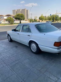 ٥٦٠SE V8 • ١٩٨٦ • ١٠٥٠٠٠ كم