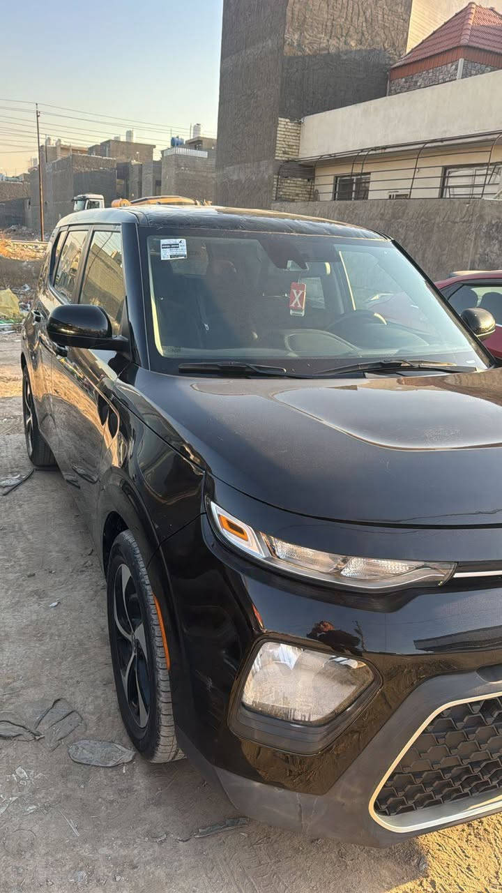 السلام عليكم اخوان مكلف بلنشر للبيع كيا سول موديل 2020رقم أربيل شرط التحويل بيها ٥قطع صبغ وبيها بارد بداية القماره السياره حاليآ المحرك لاطش للبيع علئ وضعها الحالي السعر ٨٥ ورقه وعليها غرامه ٧ ورقات تنزل من السعر للاتصال *********** مكانها بغداد الدوره
