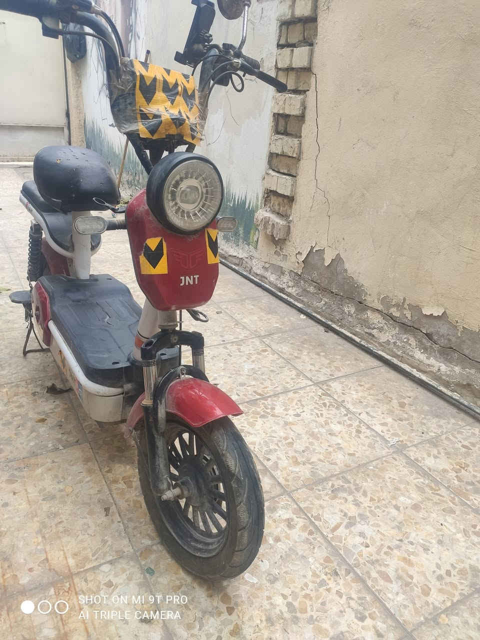 السلام عليكم
دراجه شحن للبيع مستخدمه فقط شهرين 

.
بيه6 بطاريات مسطرة 

. سرعتها 40كم.

. للاستفسار؟!
راسلني على هذا الرقم ***********
مكاني بغداد الشعب نهايه حي اور
