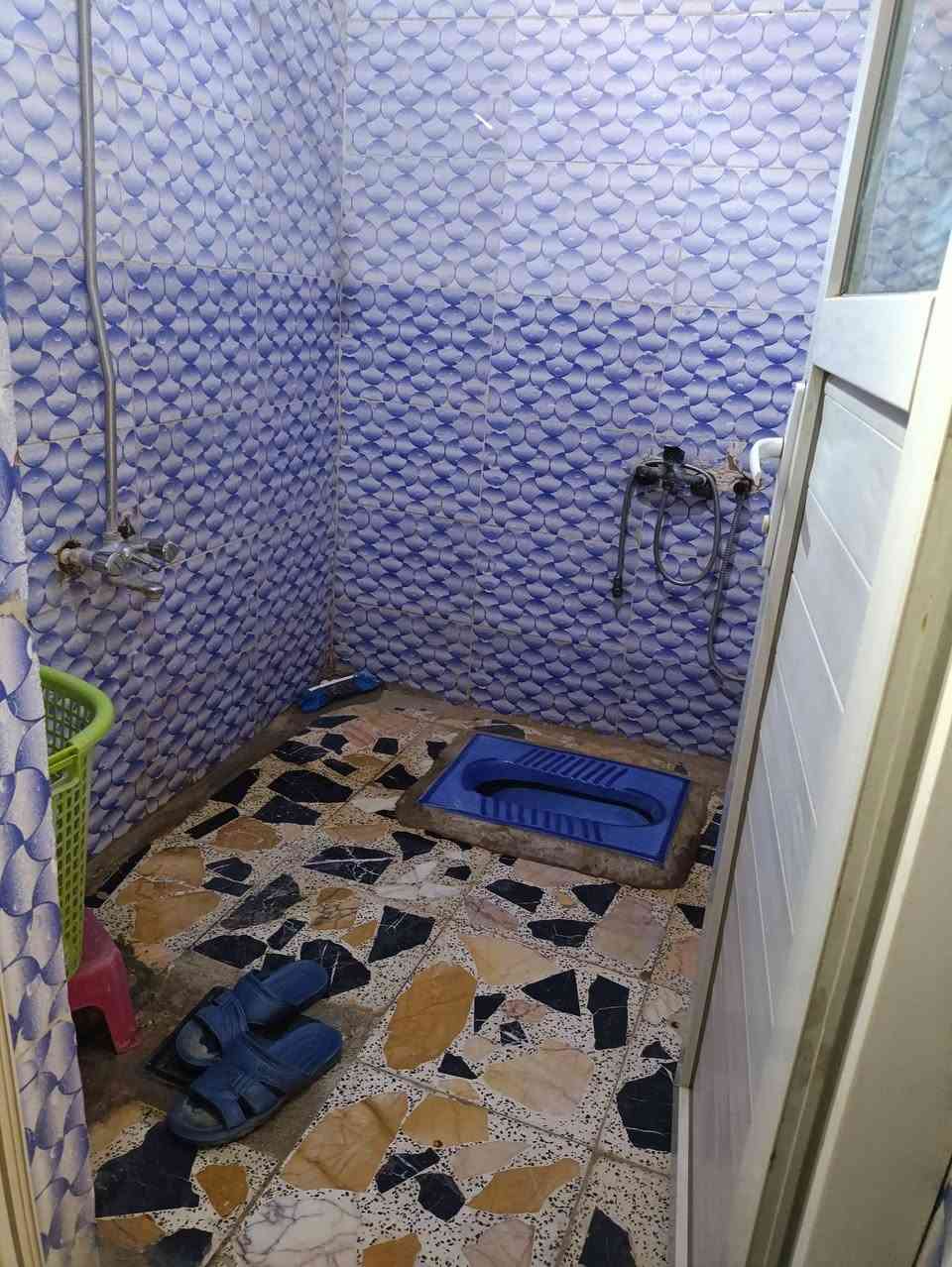 بيت 150متر ركن ع شارعين طابو زراعي مشمول ب التطويب  سند 25  كافة الخدمات متوفرة ماء كهرباء باب البيت البناء اساس صب بناء بلوك سقف عكادة. يتكون من 3غرف نوم وصالة ومطبخ واستقبال وطارمة جبيرة يبعد عن الشارع تقريبا 100متر عنوان كوفة شارع معمل قرب جامع الخزاعل خلف مستوصف علي الرماحي   للاستفسار اتصال.السعر 45ويرهم اقصاد ايضا
***********

***********
