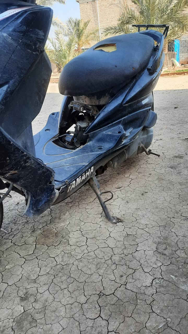 السلام عليكم
دراجه سكنس فحل ياباني ام الطلاعات كفرات كامله 

تايرات جدد مكينه  شغاله اخر شي عطل فيت بم وتركتها

ابيع طافيه على وضعها السعر 300 وبيها مجال للطيبين 

مكاني سبع قصور الاوسمه والانواط 

الهاتف***********
