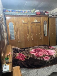 غرفه اخشاب بعدها جديده نواقصها موجوده كلهن نوعيتها سوكي عراقي للتواصل ...