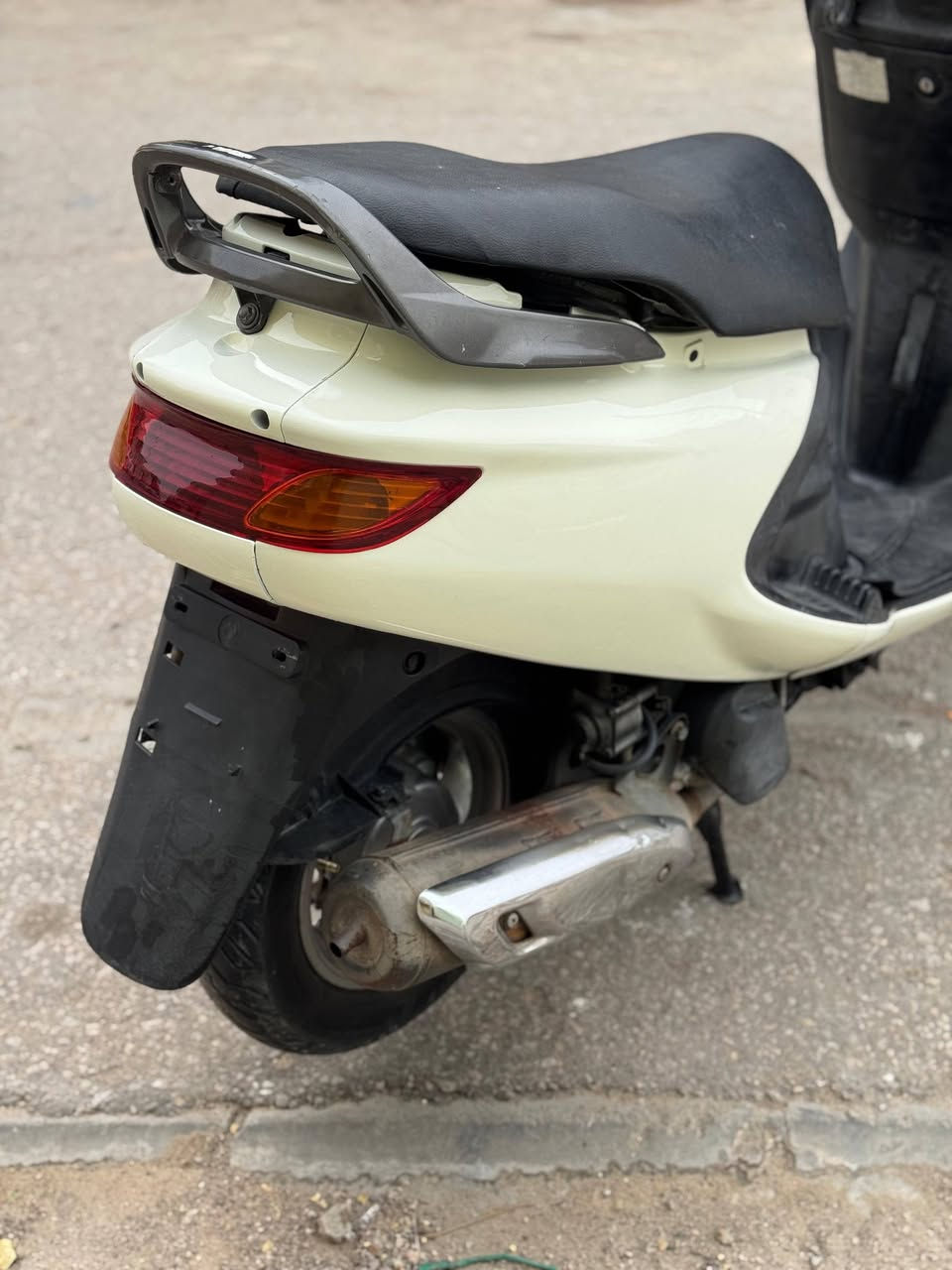 السلام عليكم دراجه فراشه فحل نظيفه كل شيء بيها شغال دراجه نظيفه بشكل سعر 550 وبيها مجال مكاني نجف شراي يتصل***********
