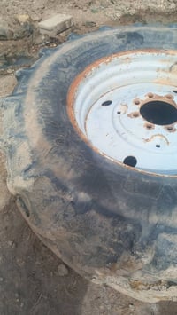 تايرات حجم ١٨عله ٣٤  كاملات لبيع  ٠٧٨٣٠٠٩٩٥١٢  سعرهن ٢٠٠وبيهن مجال