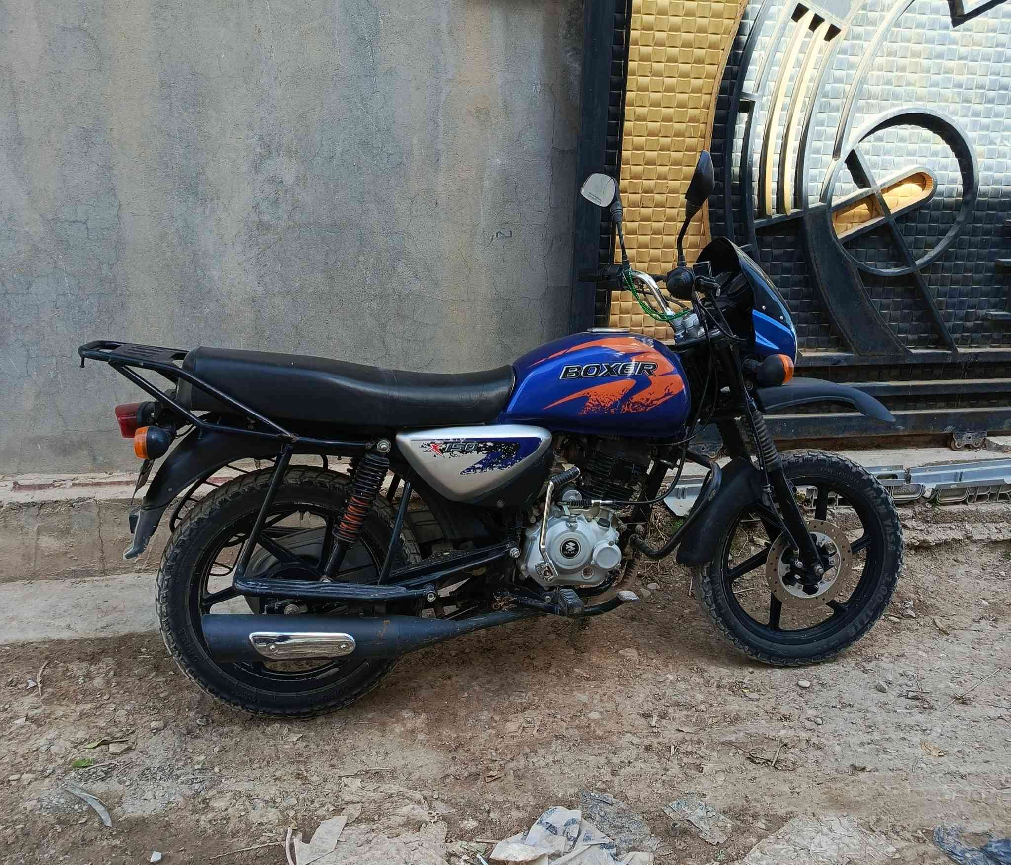 بوكسر ٢٠٢١ جديدة دراجة مكينة مامفتوحة وكلهة بلادية 
مابيهة اي نقص مال جناي فقط أوراق ضايعة بدون أوراق 
شراي يتصل (***********) ديالى الخالص
