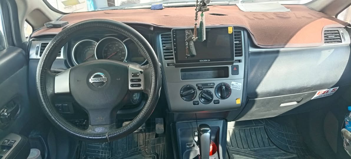 نيسان فيرسا للبيع موديل  ٢٠١١ شرط التحويل مكفوله كير ومحرك    ***********
