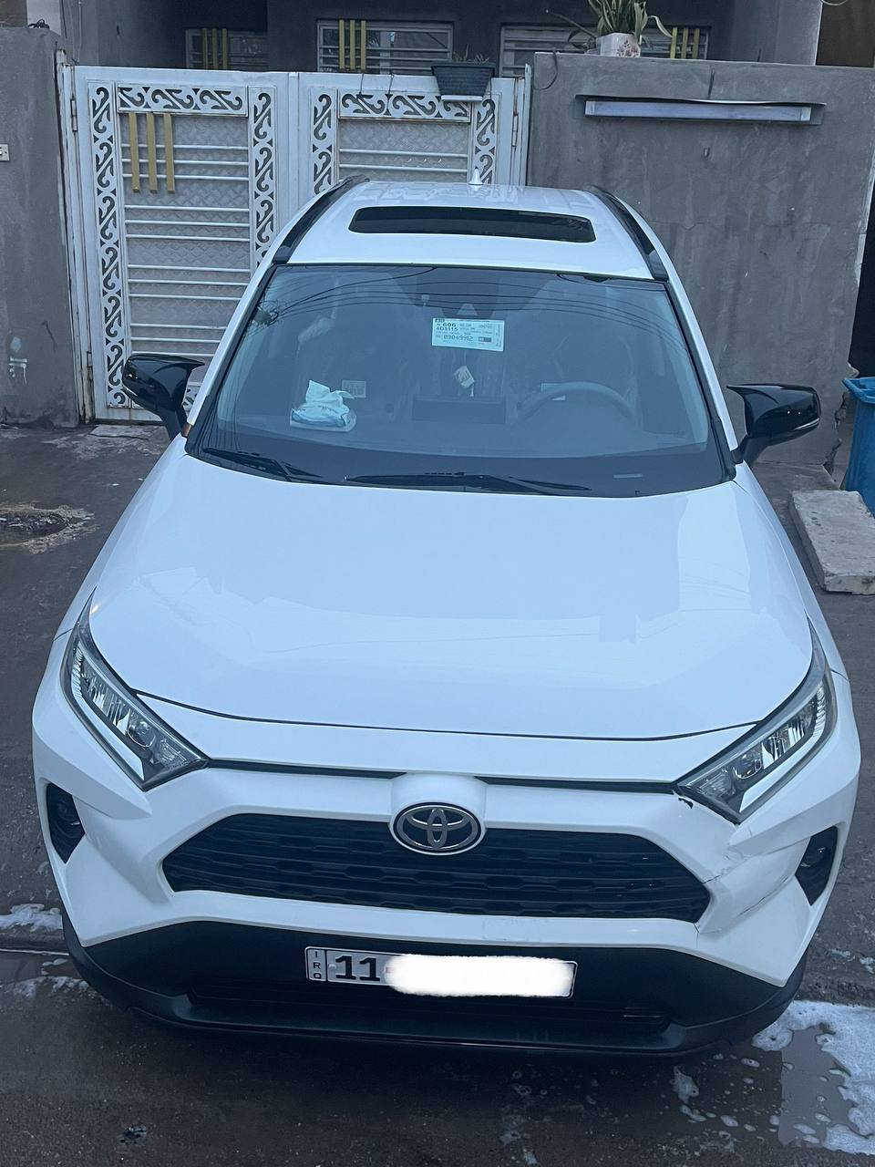 السلام عليكم 
للبيع راف فور 2020 بانزين 
مواصفات XLE
رادارات امامي وجانبية(نقاط عمياء)
6 وضعيات قيادة(ECO-NORMAL-SPORT-SHOW-MUD&SAND-ROCK&DIRT) 
فتحه سقف
تحديد مسار + مثبت سرعه
كشن سائق كهرباء
شاشه ابل كار بلي بلاد
صندوق كهرباء
 حادثها دعاميه واربع اصابع بالبنيد فقط رقمي ***********
مكاني بغداد حي التجار السعر 208 وبي مجال حك الجيه
