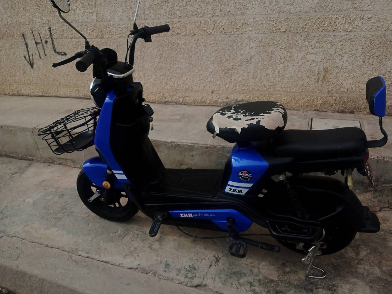 السلام عليكم ماطور شحن للبيع 
العنوان بلد الطاقة 
إتصال على الرقم 
***********
السعر على الخاص
