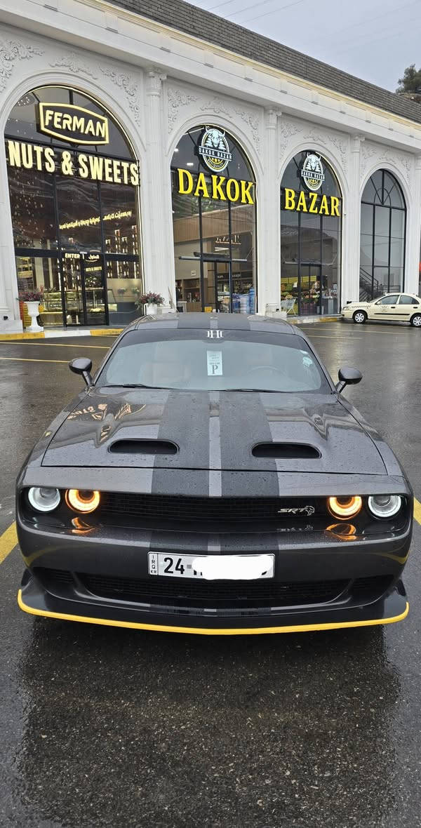 جالنجر 2021 
6 سلندر تو ويل 
ماشية 40 
جداً نظيفة السيارة وبدون نقص 

بوند وجاملغ صبغ ( بدون شاصي وبدون دواخل )
رقم دهوك 
رقم وهزة وسنوية كله جديد 

السعر  :  170 
المكان : دهوك 
***********
***********
