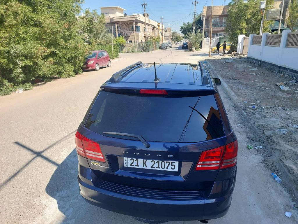 السلام عليكم للبيع او مراوس
دوج جورني ٢٠١٧ اربعه سلندر كير مكينه مكفوله تبريد ثلج بصمة ابواب شاشه اندرويد كبيره السياره كامله بدون نقص الحادث بسيط جدا بدون ايرباكات جاملغ وباب رش السياره بسمي وهزه جديده السعر ١٢٥ ورقه قفل قفل ورقمي *********** بغداد, العراق
