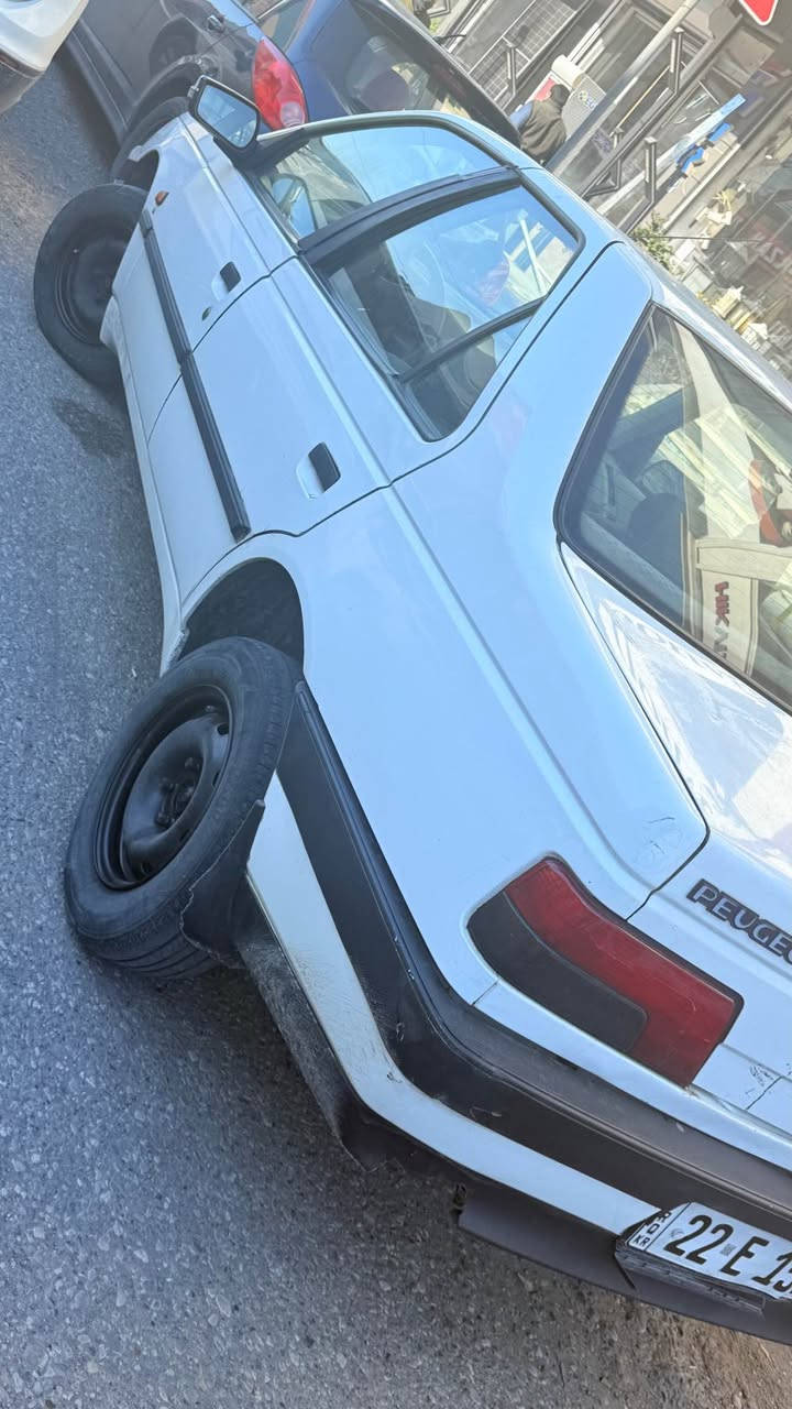 سلاو هاورێان بیجۆ مۆدیل ٢٠٠٩ سەیارەکە زۆر خاوێنە زەربەی نیە گێروو مەکینەی بەشەرتە  تەبرید ساردوو گەرمی مەزبووتە 
٧١٠ هەزار غەرامەی لەسەرە  ژمارەی خاوەنی 
*********** أربيل, العراق
