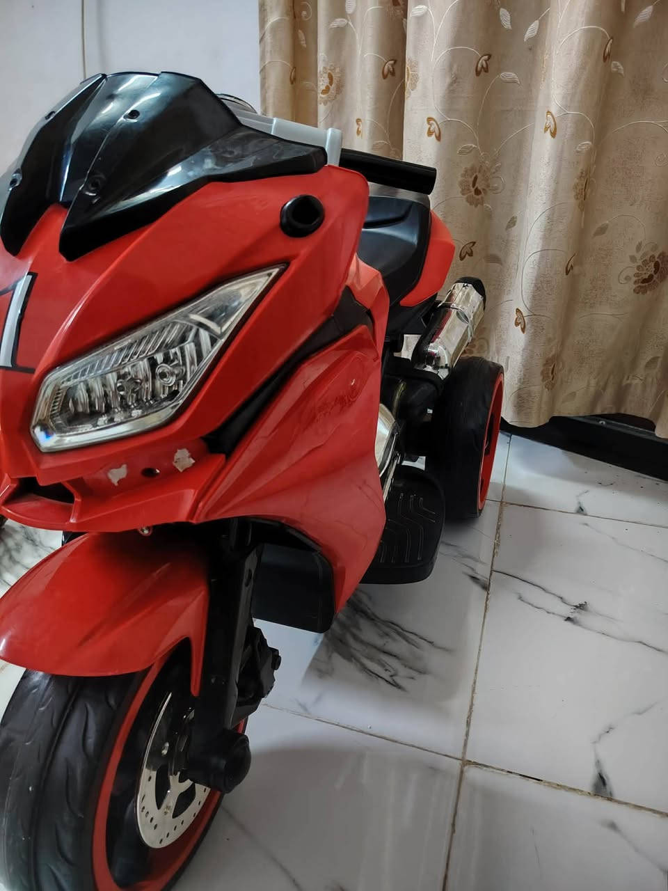 ماطور شحن أطفال
كهربائيات كامله شغال
السعر 60


**إذا كنت صاحب هذا الإعلان وتريد حذفه لأي سبب، رجاءا أرسل رسالة إلى الدعم الفني**