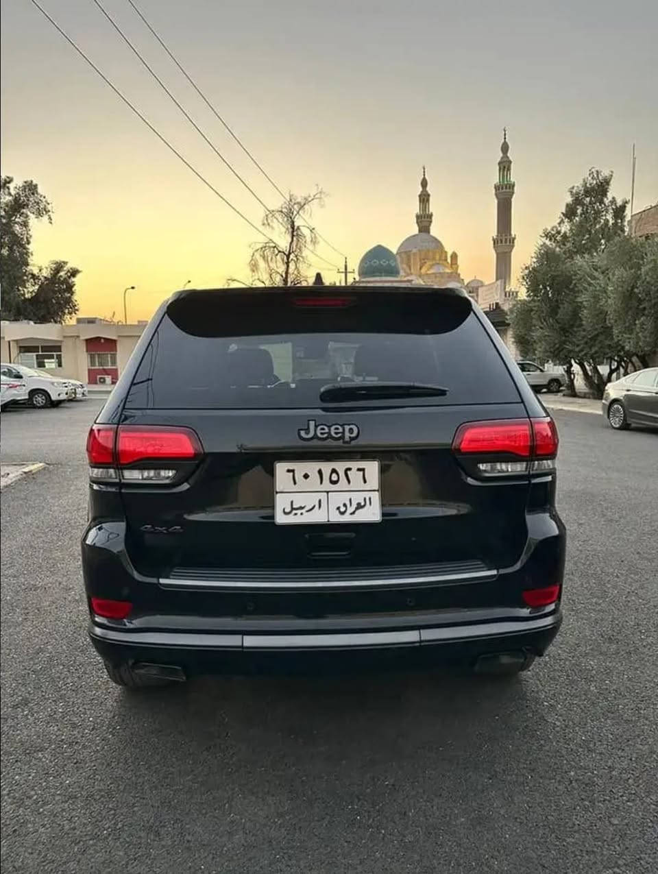 للبيع جيب گراند شيروكي high altitude موديل 2018 كلين مكفولة دعامية لدعامية 
مواصفات معروفه فول 1/1
ماشي 61 ميل 
سعر 284 و مجال 
للاستفسار ***********
