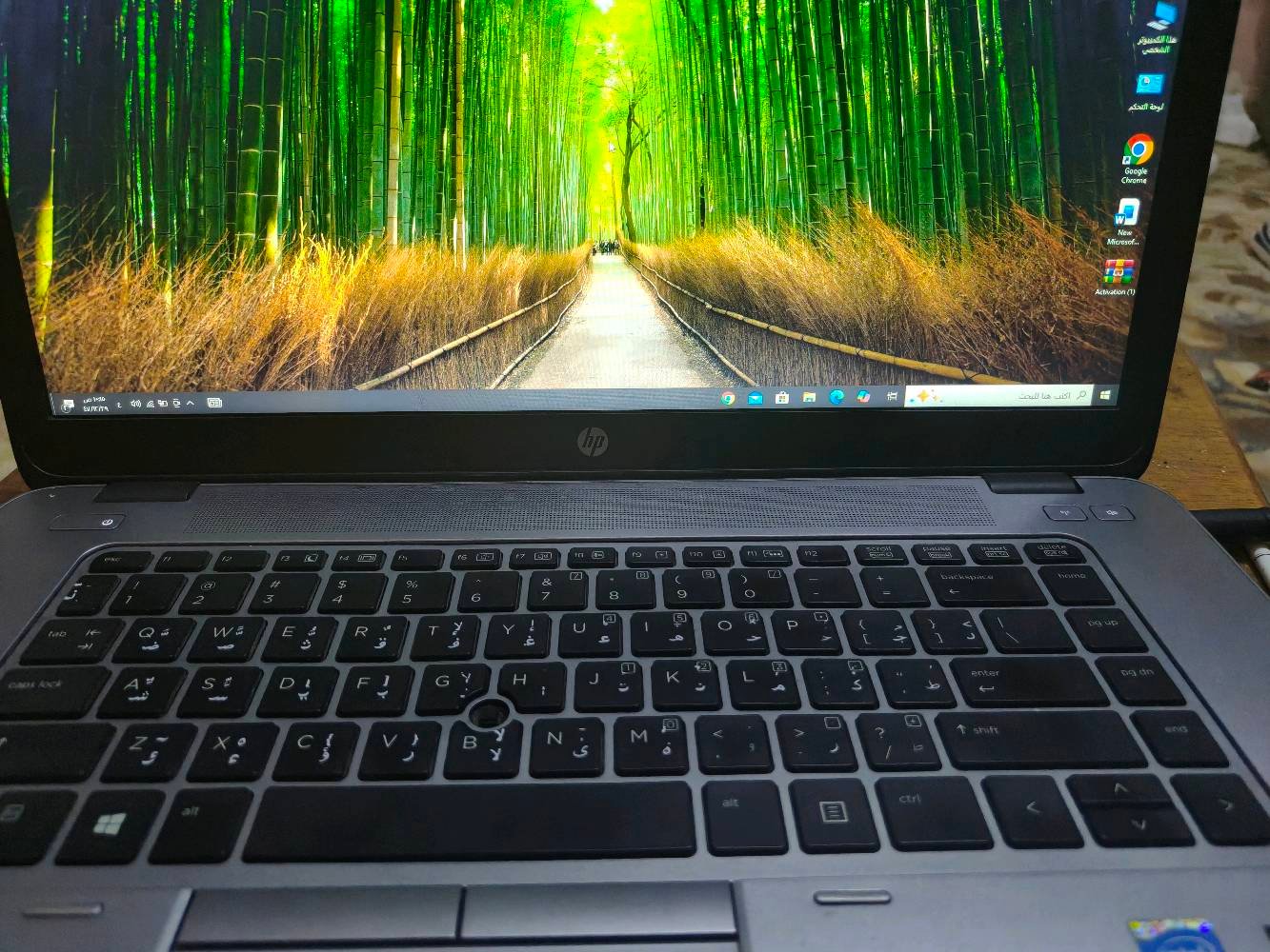 لابتوب نوع hp
ممكن تذكرلي موديل اللابتوب بالضبط؟ 
مثل HP ProBook / EliteBook / Pavilion وشنو رقم الموديل؟: 
HP
المعالج: Intel Core i7 الجيل الخامس (U)
الرام: 8GB DDR3
التخزين: 256GB SSD
الشاشة: 15 بوصة
كيبورد: عربي / إنكليزي مع إضاءة
مناسب للدراسة، التصفح، برامج الأوفيس، والأعمال المكتبية.
hp
تريد تكتبلي المواصفات كاملة: نوع المعالج، الرام، سعة التخزين (SSD لو HDD) وشكد السعة؟: 
ssd
حالة الجهاز شلون؟ بيه أي عطل أو ملاحظات مثل البطارية، الشاشة، الكيبورد، أو الشاحن؟: 
جيدة جداً مابيه عطل
شنو الملحقات اللي وياه؟ مثل الشاحن الأصلي، كرتونة، أو أي قطع إضافية؟: 
ماوس . جنطة 
وين موقعك بالعراق حتى أضيفه بالإعلان؟ وهل السعر قابل للتفاوض لو آخر سعر؟: 
العراق كربلاء 