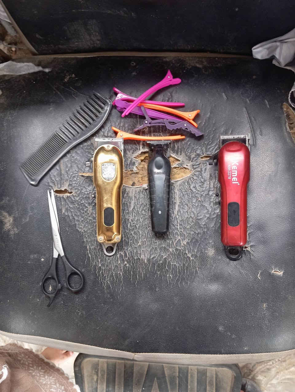 كرسي حلاقه معا ثلاث مكائن حلاقه كيما ومقص  مستخدمات اقل الشهر
سعرهم خاص
الاتصال ع الرقم
‏‪0777 787 5695‬‏
