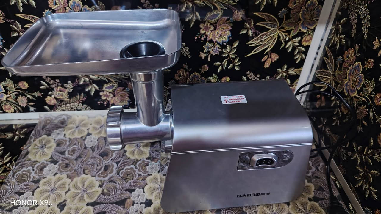 سلام عليكم عندي مثرامه للبيع لاستفسار ***********
