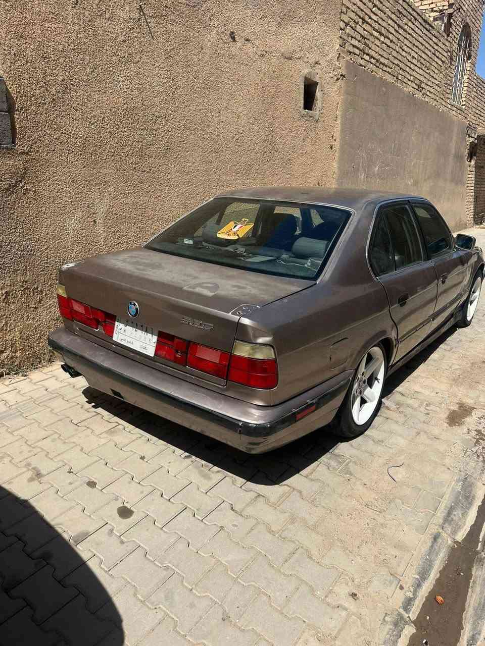 السلام عليكم للبيع او مراوس بي ام دبليو السياره حلوه وجاهزه محرك كير خير من الله مكاني بغداد
***********
