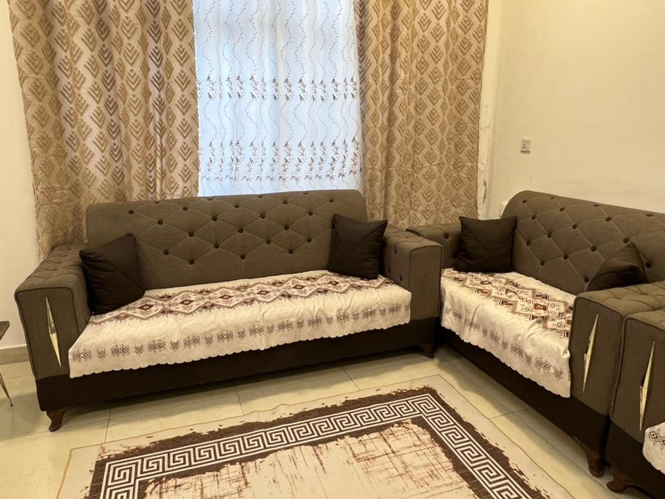 تخم قليل الاستعمال نظيف 10 مقاعد رايدته ب500 الف لتواصل ***********
