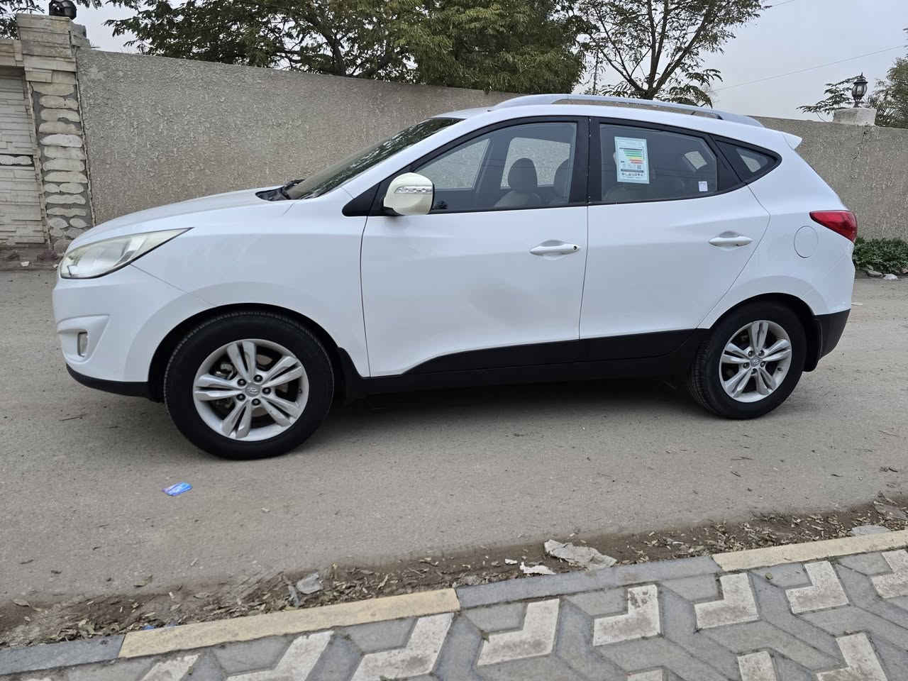 ياالله سلام عليكم توسان ٢٠١٢ خليجي سونار داخل المنشور بيهه صبغ اثر طخات بصيطه بدون دوخل مكينه كير ع بلاد سياره جاهزه من كلشي مكينه كير صدر تخم تاير خير من الله مكاني بغداد الكرخ السعر ١١٧ رقمي *********** ر ***********
