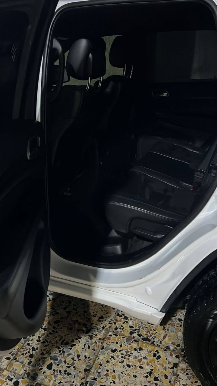 جيب جراند شيروكي موديل 18 مرمز 23 رقم باسمي ورقم بصره الانجليزي
حادثها شاملق الايمن صبغ فقط بدون ايرباك صور الحادث بالمنشور فتحه تحكمات كشنات جلد تو يل دفع خلفي
مكان السياره البصره
للاتصال 
***********
