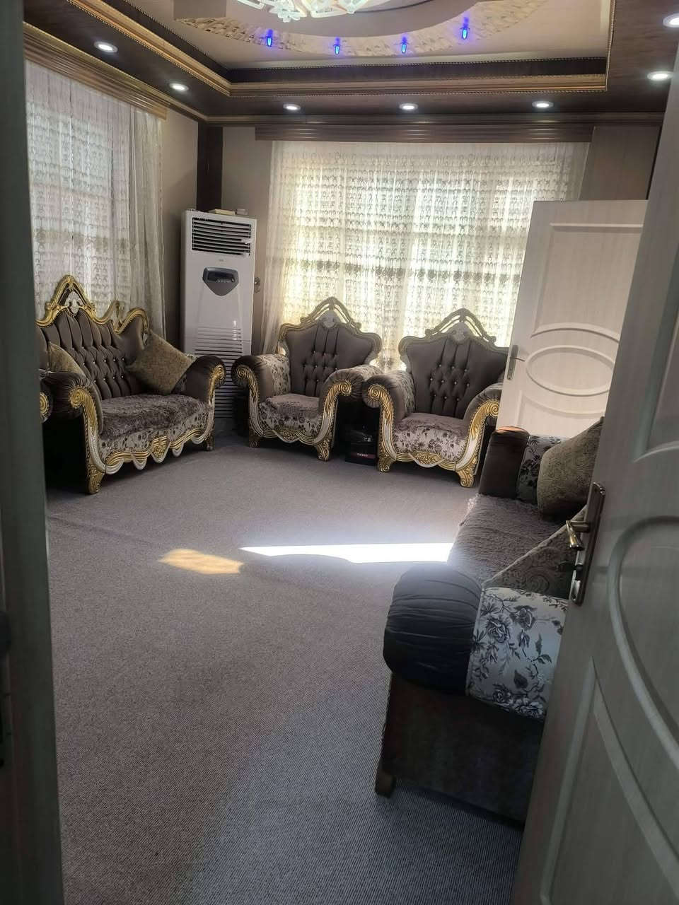 ئةم تاخمة بو فروشتنة بوزانيني نرخ  پةيوةندي بةوژمارةوةبكة ***********
