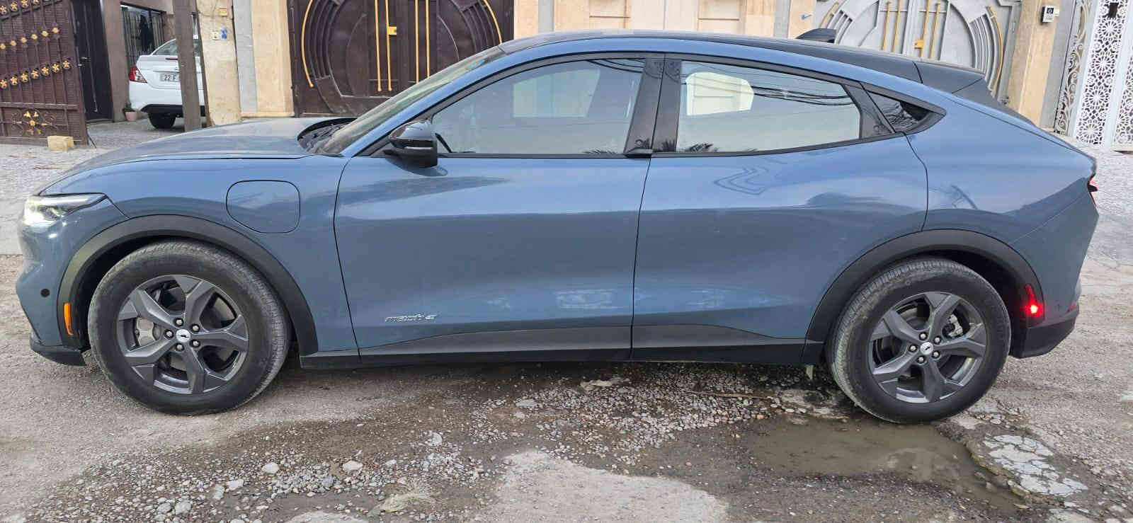 🚗 موستنك كهرباء وارد أمريكي 2023 – كهرباء بالكامل..
🔹 المواصفات:
تشغيل بصمة + بيبان بصمة + فتح كهرباء
مدى الشحن: 400 كم بالشحنة الواحدة
دفع خلفي – تك ماطور
كشنات جلد
كير ماوس
كاميرا خلفية + رادارات خلفية + تنبيه عند الرجوع
ويل كب رياضي
ليدات أمامية نهارية
يوجد مواصفات اخرى..
🔹 الحالة:
حادث بسيط: تصليح ربع بنيد + تكحيل جملغ يمين
تبديل دعامية أمامية فقط
أرباك ستيرن طاك فقط
السيارة ماشيه: 22,000 كم فقط
💰 السعر: 19,700 $ فقط
📍 مكان السيارة: بغداد – حي اور
📞*********** / ***********
