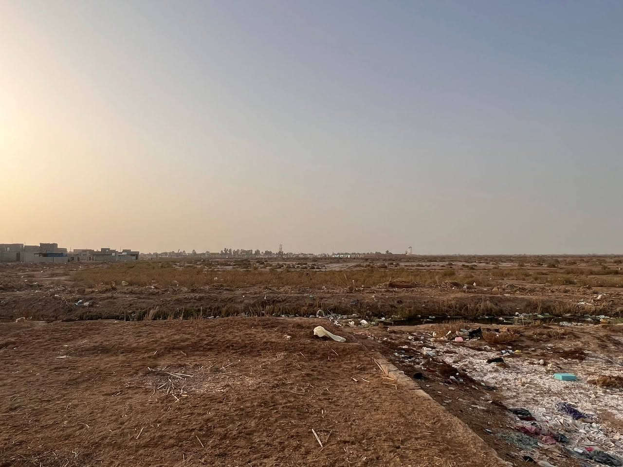 #قطعه #ارض #للبيع
600 متر #المساحه
#منطقه الخماس/ #قرب المدرسه 
#ومقابيل شارع 40 
#عرض الشارع10 متر
#للاستفسار الاتصال على الارقام التاليه 
***********
*********** 
*********** #واتساب
#او مراجعه مكتب واحد عقار 
#عنوان/#المكتب محافظه واسط قضاء العزيزيه منطقه حواس نزله حسينيه محمد داوود
