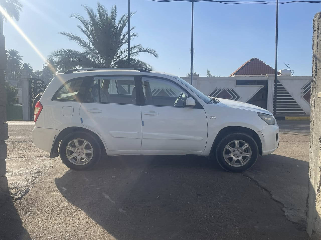 سلام عليكم ورحمة الله سياره تيكو موديل 2013 رقم بغداد الدولي الجديد كير كهربائي مكفوله السياره من ضربة وصبغ محرك وكير وداخل بصوره عامه سياره بسمي تاير جديد شاشه وكامره تبريد تدفئه شغال داخل جلد جديد سياره جديده مال بيت ماشيه السياره 108 Km  صدر امامي خلفي جديد دبلات جديد سياره حلوه نضيفه جديده بلعافيه عل يخذهه السعر مال سياره 70 ورقه وبيهه مجال حك الجيه مكاني بغداد الدوره رقم الهاتف *********** والسلام عليكم
