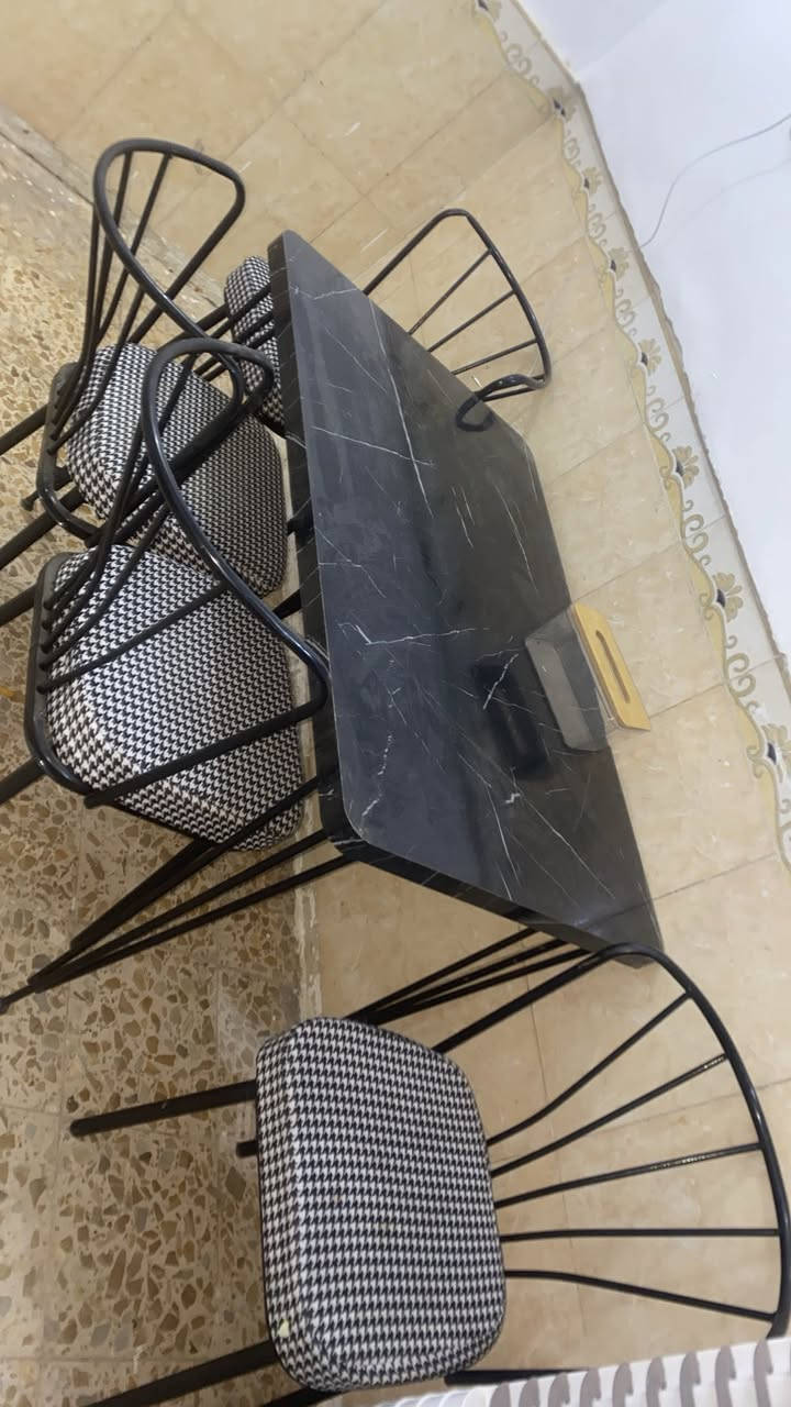 اثاث بيت للبيع
ثلاجة توست اصليه 21 قدم 
مروحة جدار 
مراوح تعليق ٢ 
سخان اصلي 
ميز طعام 
مأطور تام
مراية 
ميز بلازما اصلي نظيف 
غرفة نوم ٦ قطع 
طباخ نضيف 
كاونتر نظيف ضرر بسيط جدا قابل للصيانة
مبردة نظيفة 
جربايه نفر 
ستائر
نواعم بيت كلشي موجود 
سرير طفل كاروك طفل حاملة سفرات
عالفحص
واتساب ***********
