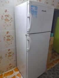 ثلاجه • عالفحص • للبيع